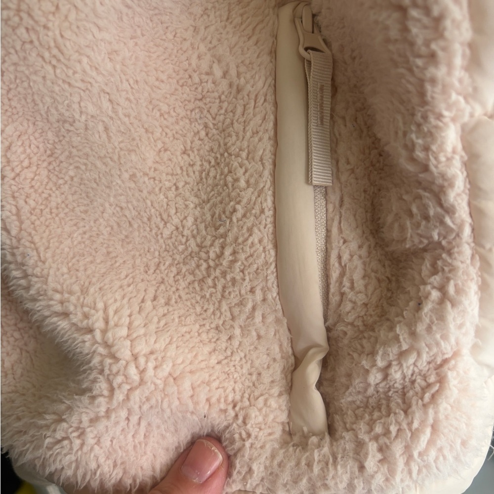 Beautiful JoyLab size M Light Peachy Pink Sherpa-Lined Puffer Vest. Quilted. - Picture 9 of 9
